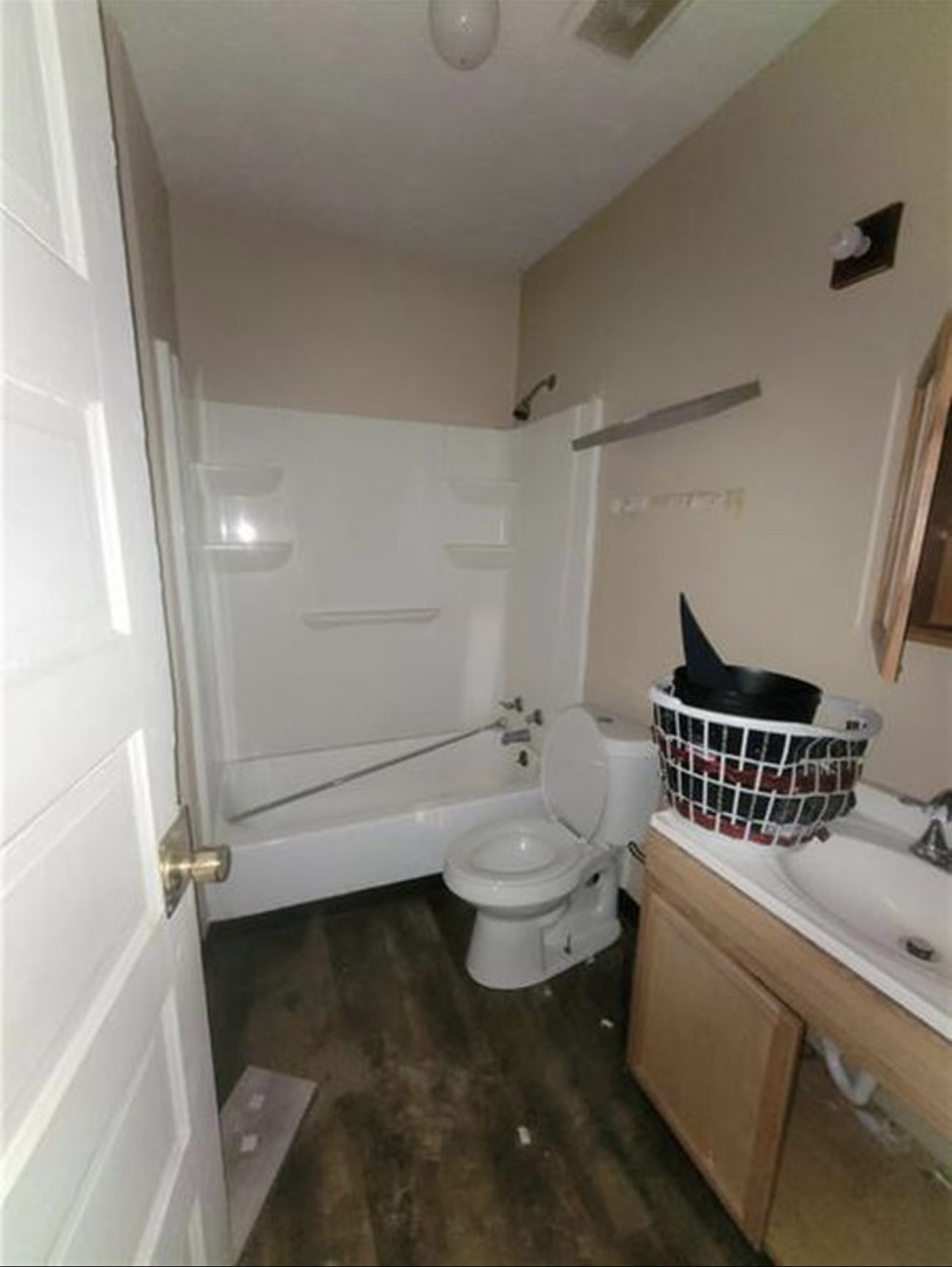Basic bathroom before renovation